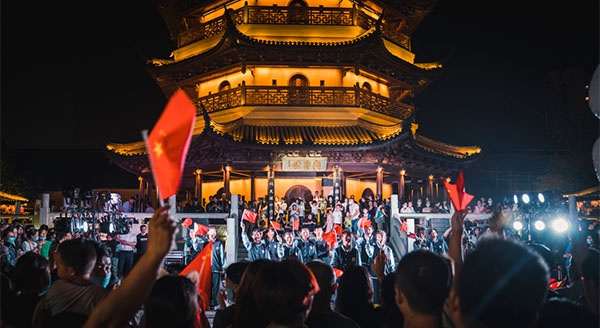 燃！快閃唱響《我和我的祖國》，國慶小長假樂游里運河！